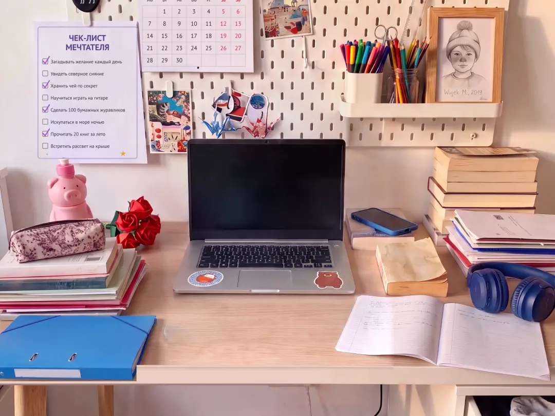 A desk in the bedroom